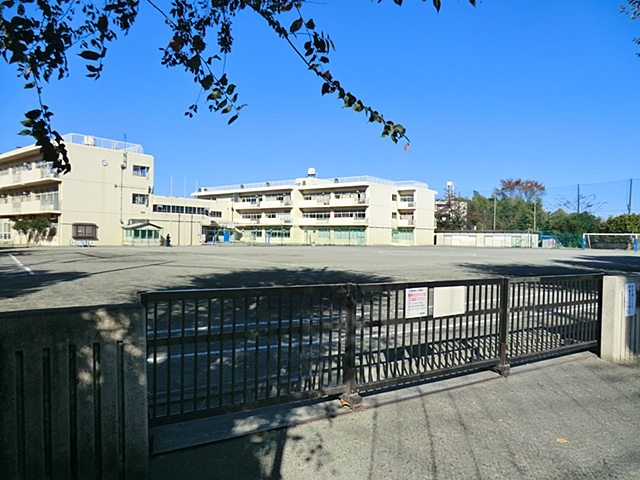 Junior high school. 605m to Yokohama Municipal Mitakedai junior high school (junior high school)