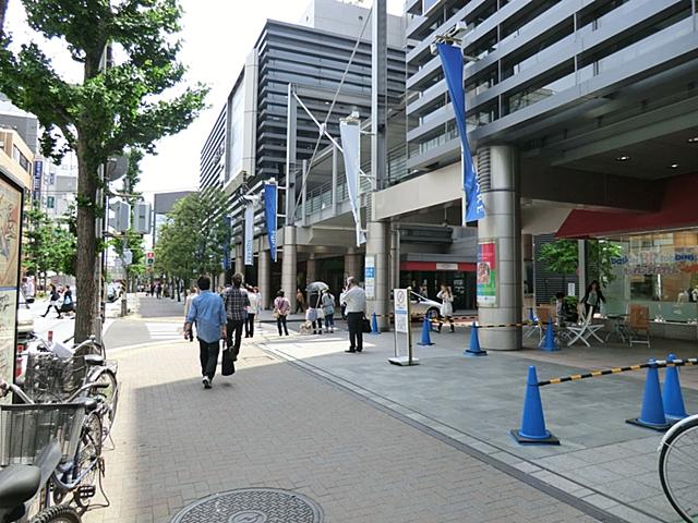 Shopping centre. 2450m to Tokyu Square and Aobadai station of landscape