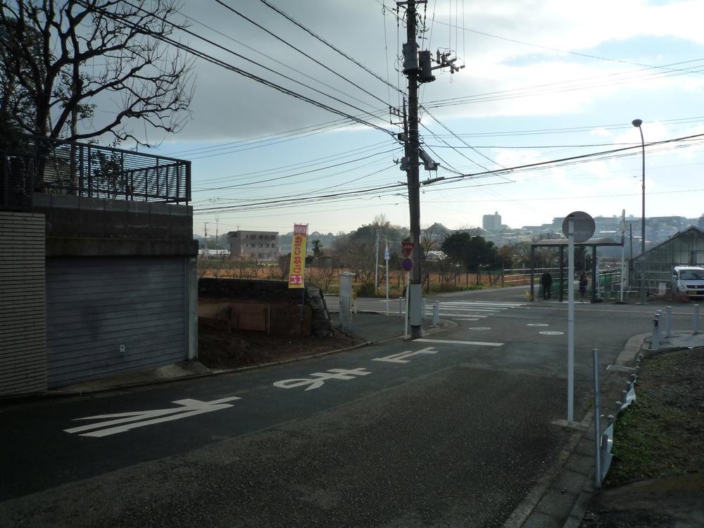 Local photos, including front road. 2013 December shooting 2014 March scheduled for completion Attached to the southwest corner lot, Sunny