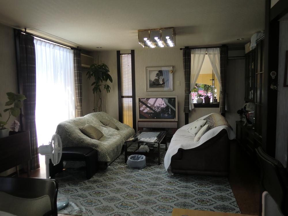 Living. Room (August 2012) shooting