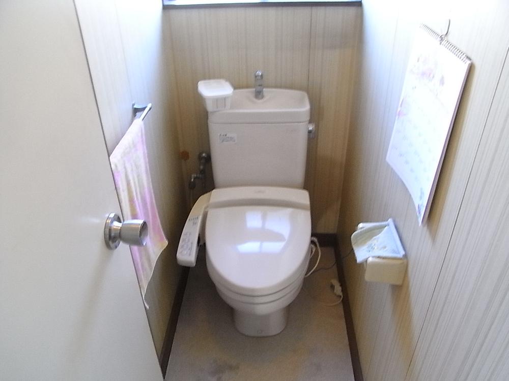 Toilet. Second floor toilet