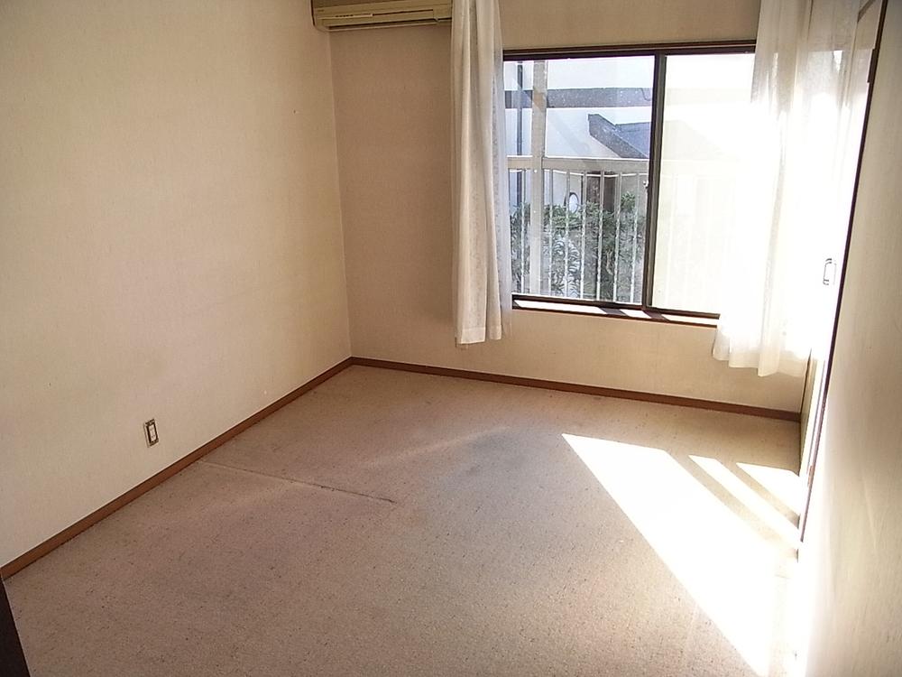 Non-living room. Second floor south Western-style