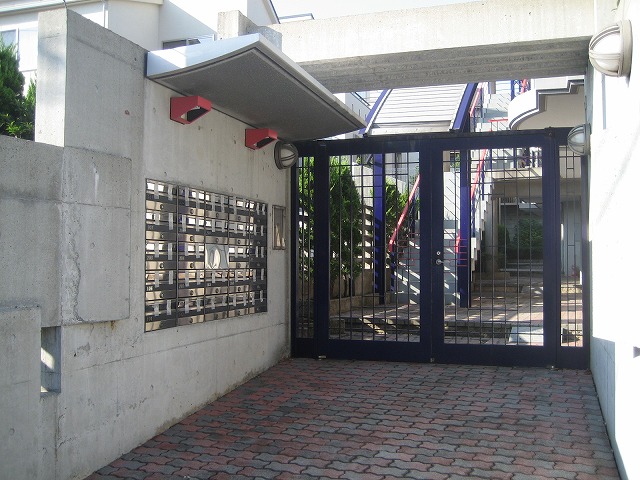 Entrance. Property entrance