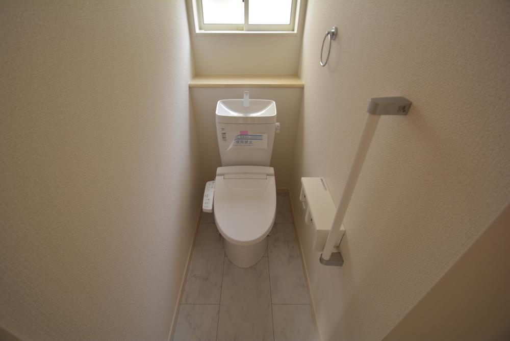 Toilet. Indoor (12 May 2013) Shooting Building 2