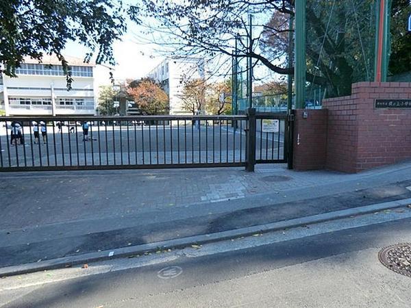 Primary school. 832m to Yokohama Municipal Enokigaoka Elementary School