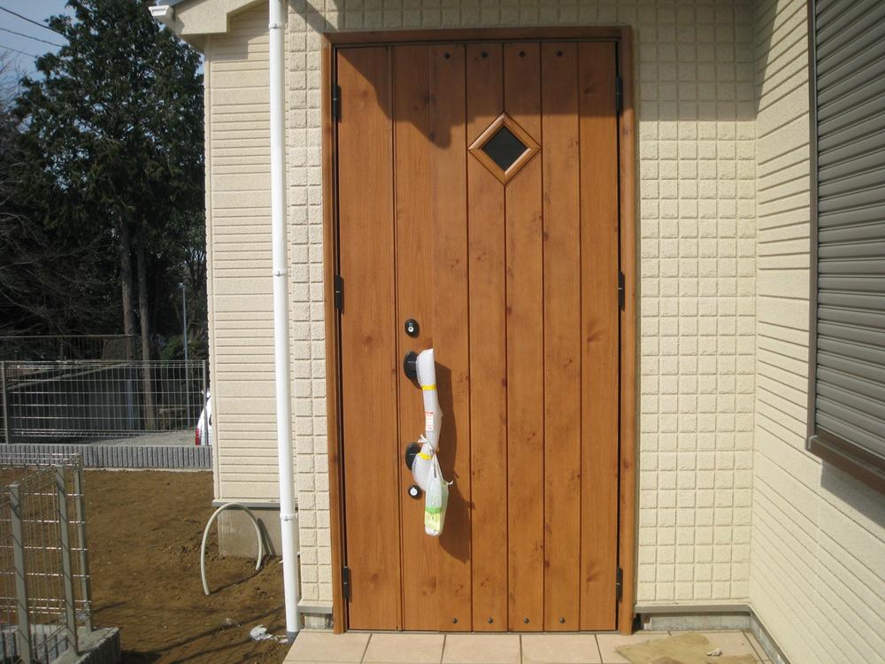 Same specifications photos (appearance). Entrance door