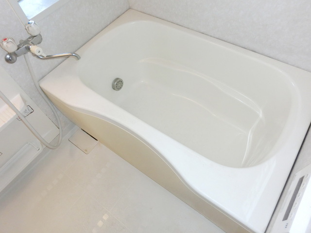 Bath. It is equipped with a window in the bath, You can ventilation