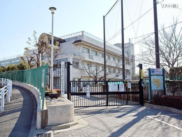 Primary school. To Yokohama Municipal Satsukigaoka Elementary School 450m Yokohama Municipal Satsukigaoka Elementary School Distance 450m