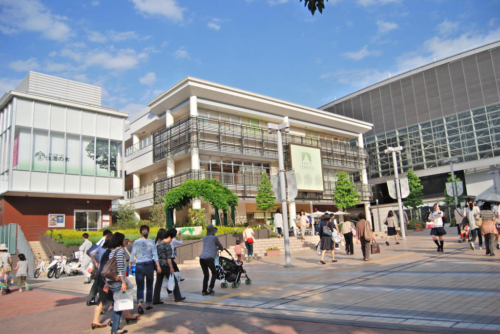 Shopping centre. Tama 334m until the plaza terrace gate Plaza 1 (shopping center)