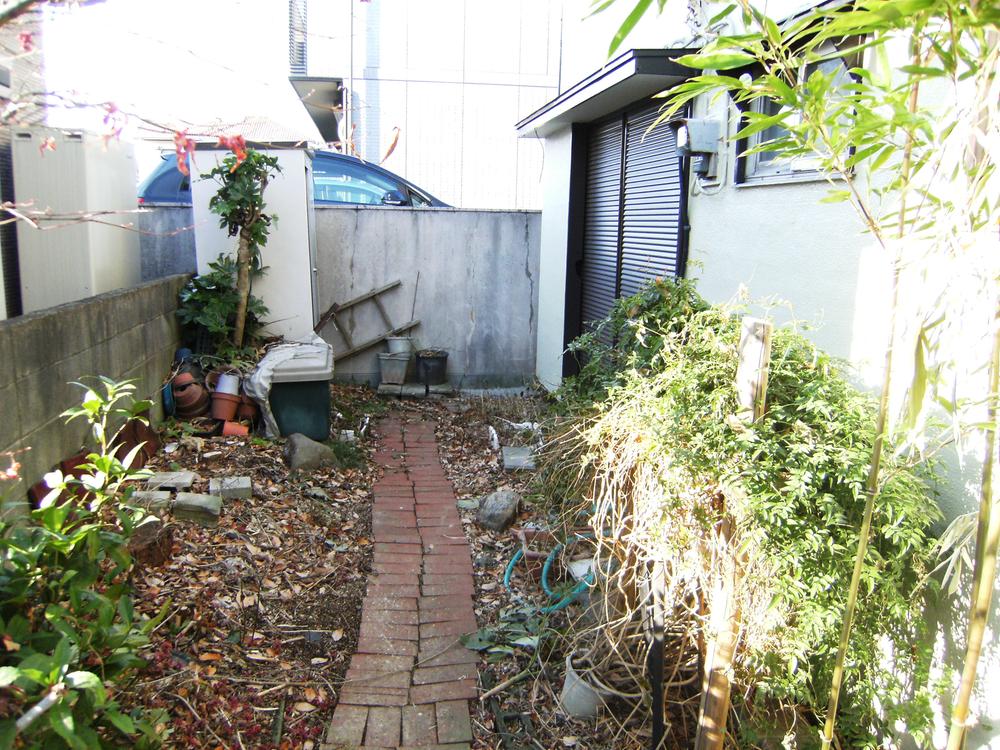 Garden. Local (12 May 2013) Shooting