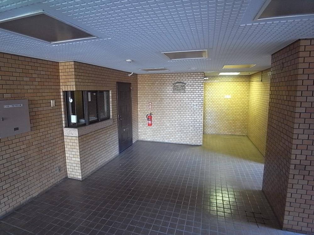 Entrance. Common areas