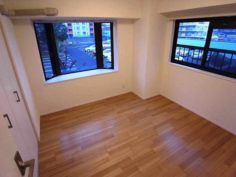 Non-living room. Indoor (11 May 2013) Shooting