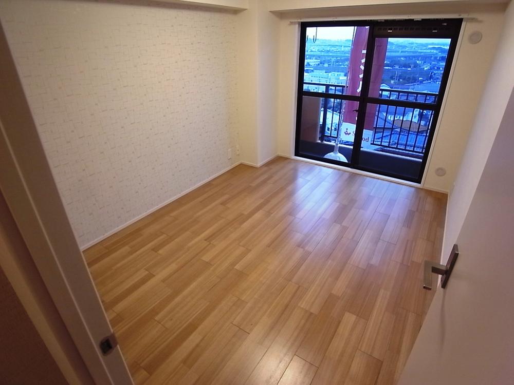 Non-living room. Indoor (11 May 2013) Shooting