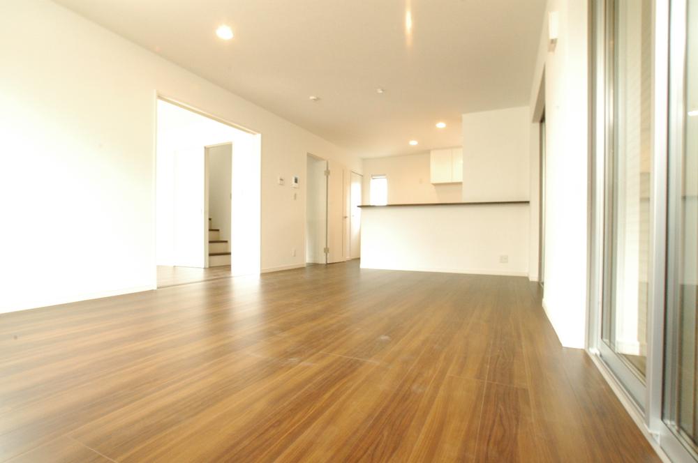 Living. Room (August 2013) Shooting 1 Building