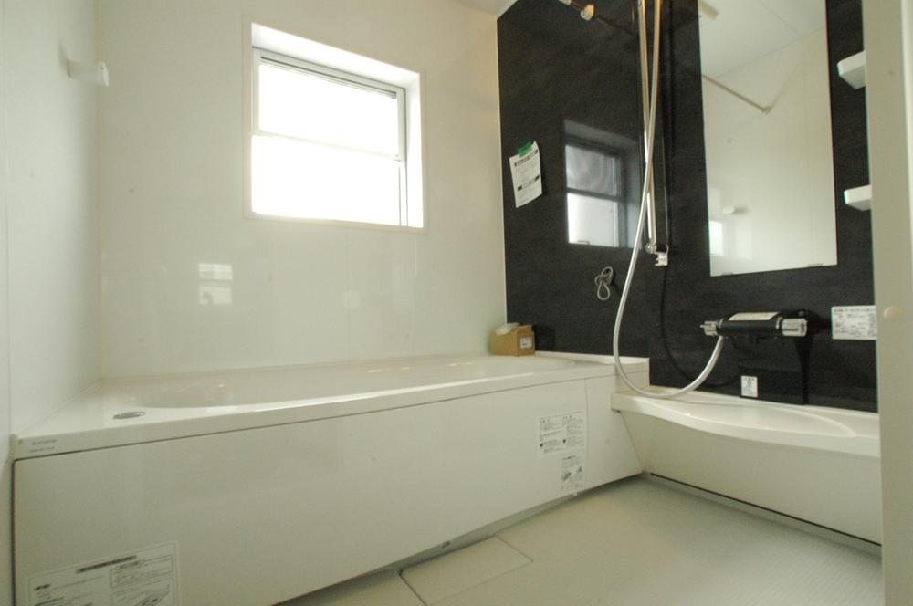 Bathroom. Room (August 2013) Shooting 1 Building