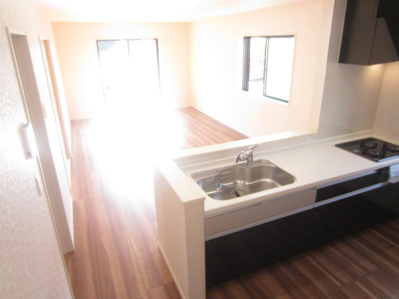 Same specifications photo (kitchen). Same specifications construction cases