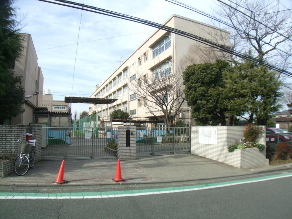 Primary school. Tsutsujigaoka until elementary school 500m