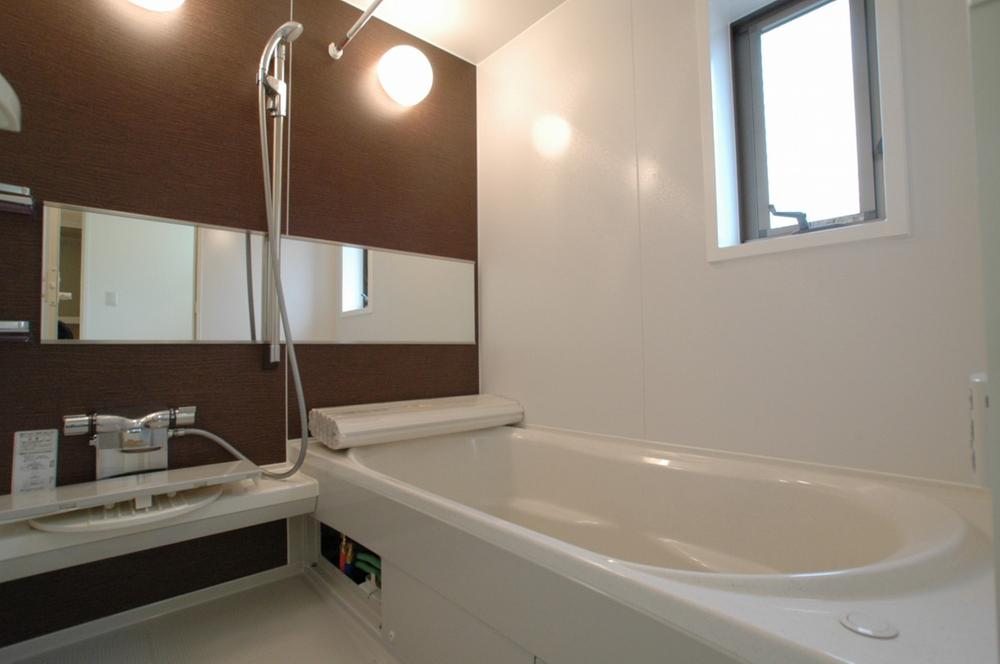 Same specifications photo (bathroom). Please take your tired of the day stretched out his leg in a large bath of Hitotsubo size