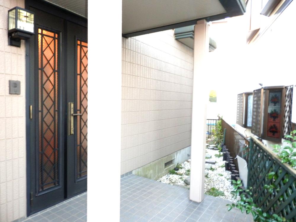Entrance. Entrance (November 2013) Shooting
