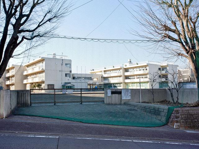 Junior high school. 420m to Yokohama Municipal Mitakedai junior high school