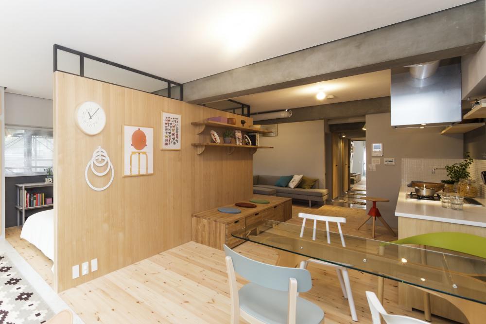 Living.  ■ seamless- facing south on the sunny bright living - (Free Design Course)