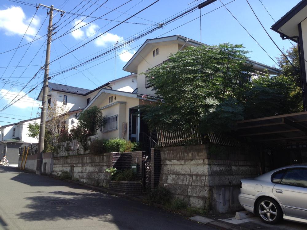 Local photos, including front road. (Quality goods) wooden slate 葺 two-story Local (January 2013) Shooting