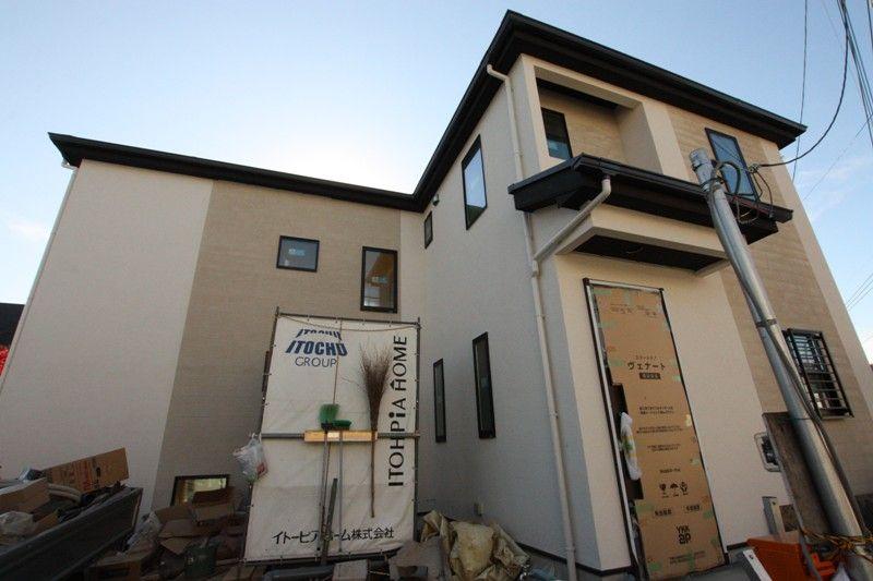 Local appearance photo. Wood deck standard equipment