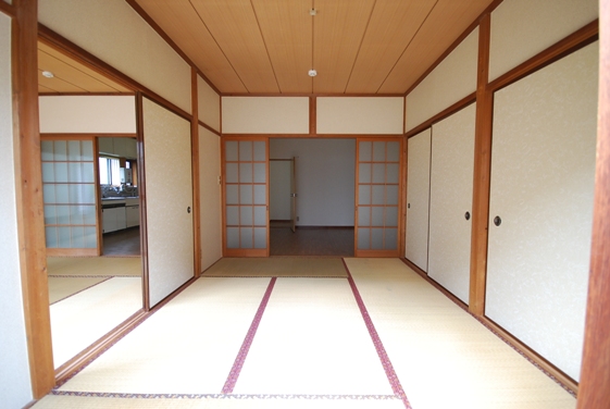 Living and room. Japanese-style room 6 tatami