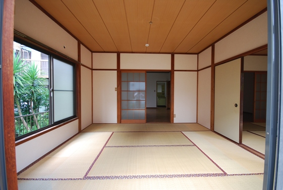 Living and room. Japanese-style room 8 tatami