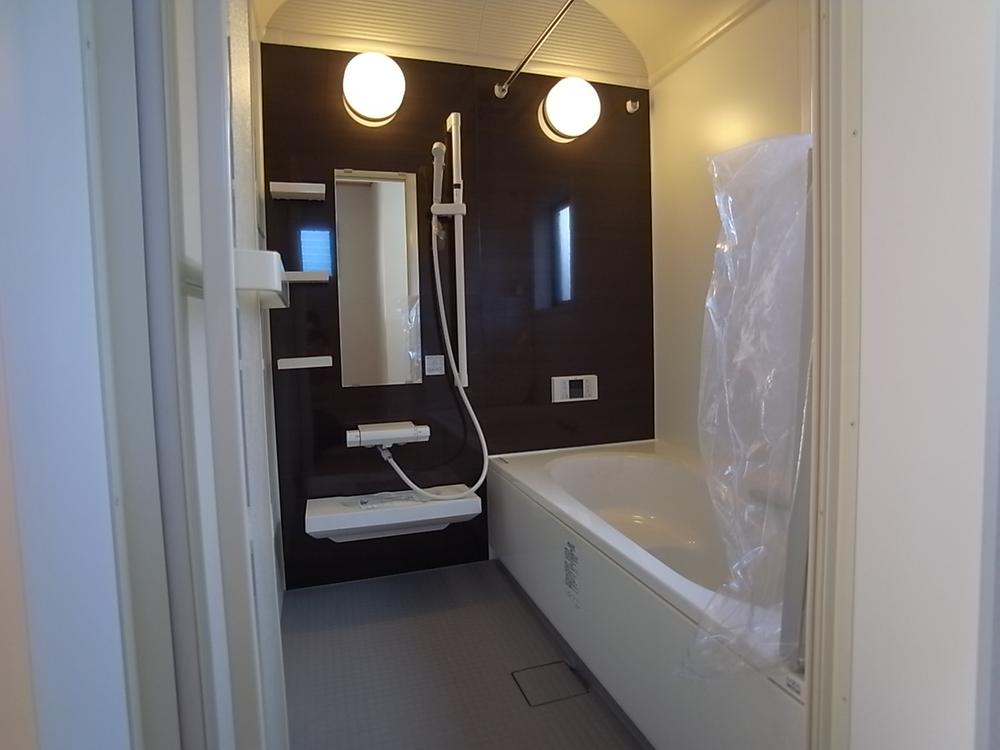 Bathroom. Please heal the fatigue of the day with a 1 pyeong type of bathroom and spacious. Indoor (12 May 2013) Shooting