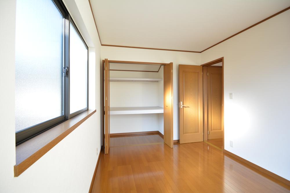 Non-living room. Since each room large there is a clear ☆