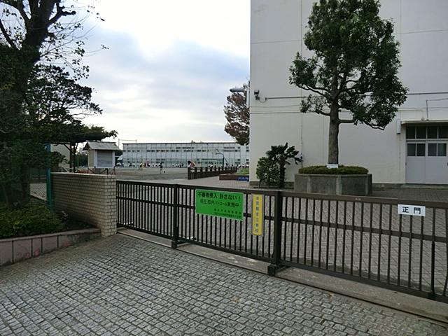Primary school. Yokohama Municipal Motoishikawa 400m up to elementary school