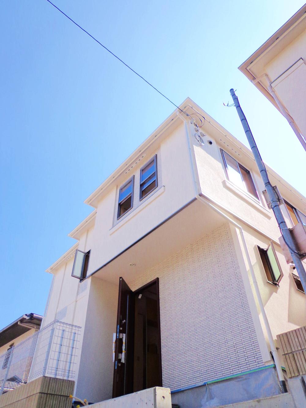 Local appearance photo. Appearance form calm tiled. Local (10 May 2013) Shooting