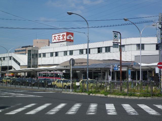 station. Is Azamino Station 10-minute walk 800m.