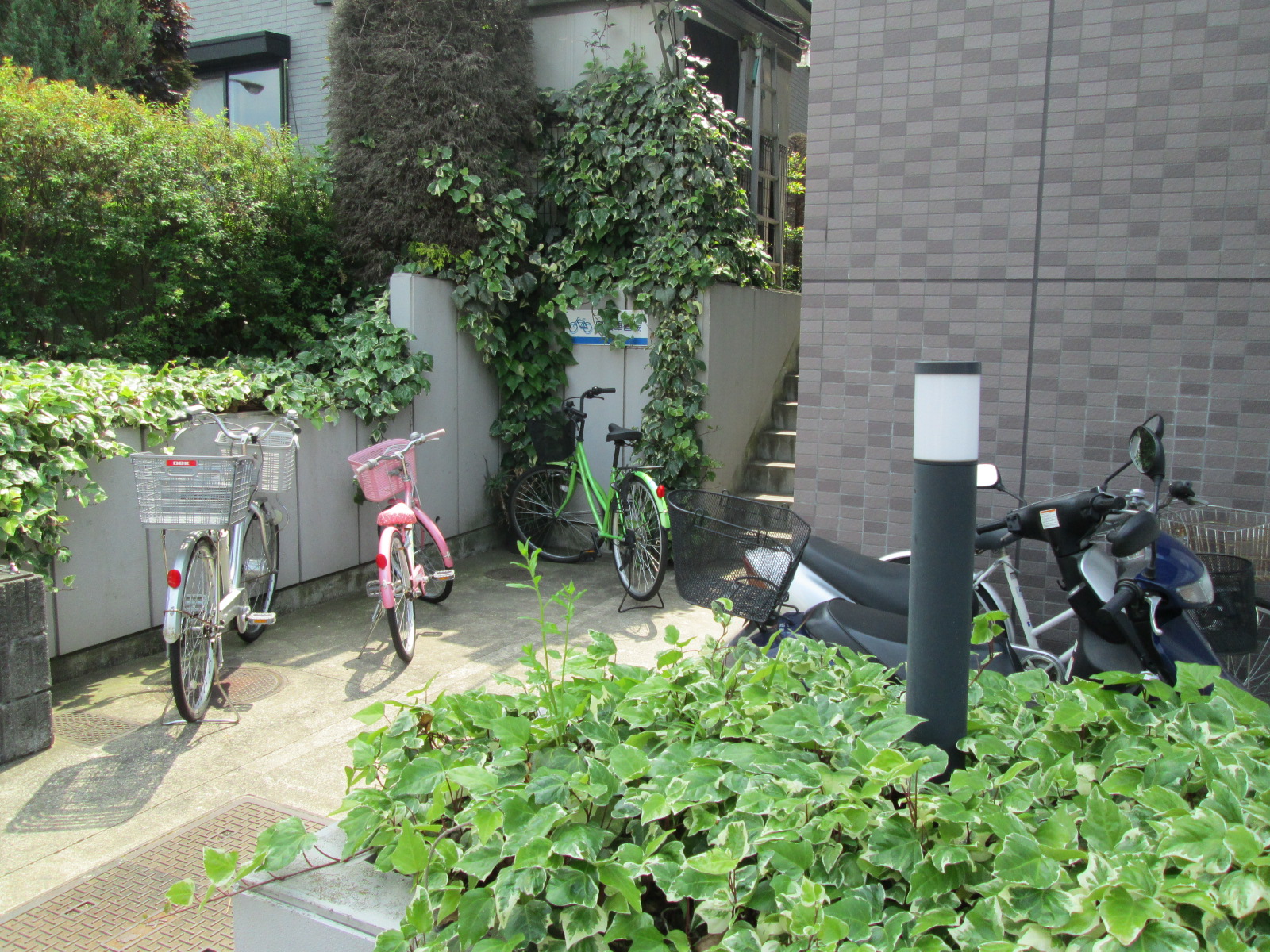 Other common areas. Bicycle-parking space