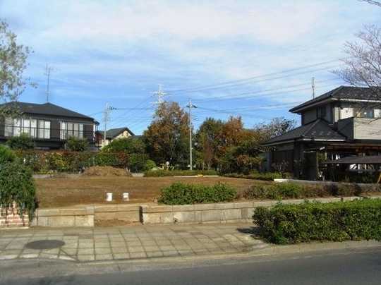 Local land photo. It is a quiet residential area of ​​the first kind low-rise residential-only area