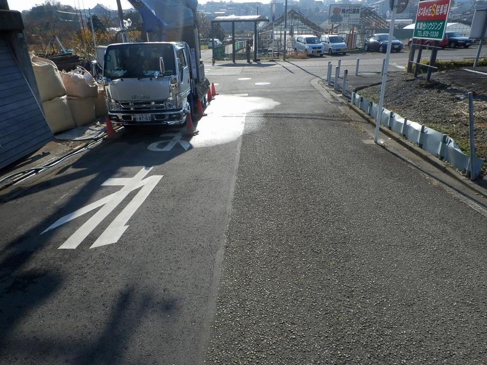 Local photos, including front road. Local (12 May 2013) Shooting