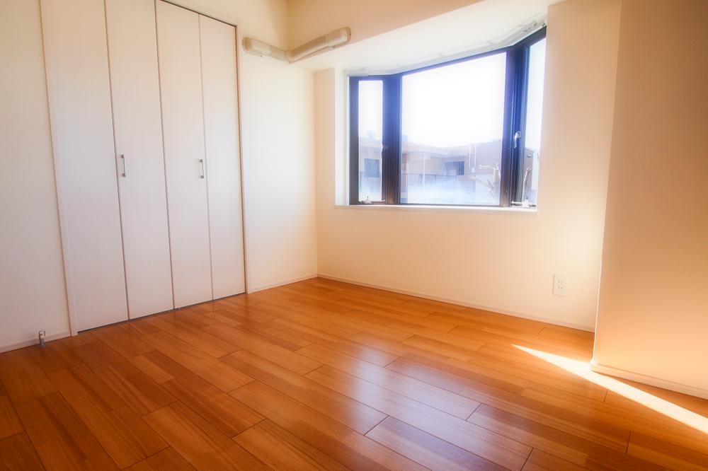 Non-living room. Indoor (12 May 2013) Shooting