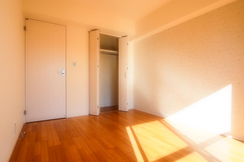 Non-living room. Indoor (12 May 2013) Shooting