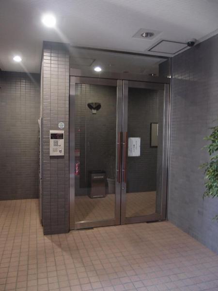 Local appearance photo. entrance.