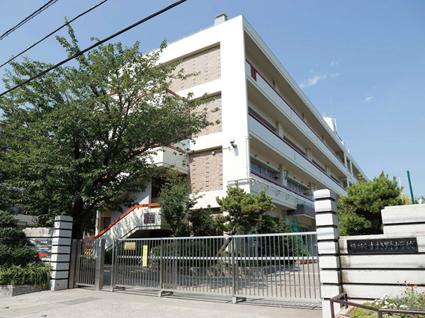 Surrounding environment. Municipal Susukino junior high school (about 980m ・ Walk 13 minutes)