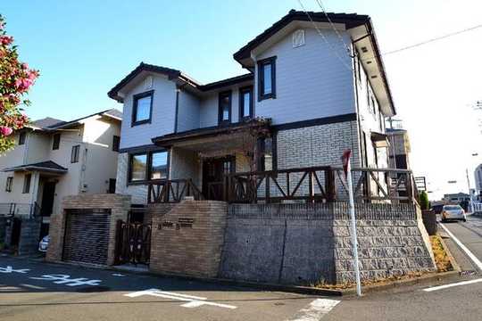 Local appearance photo. Building Appearance: Swedish House two-family house