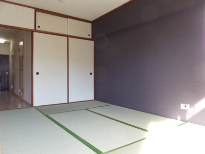 Living and room. Japanese-style room to settle