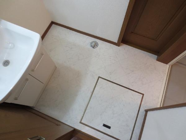 Other introspection. Is a powder room. 