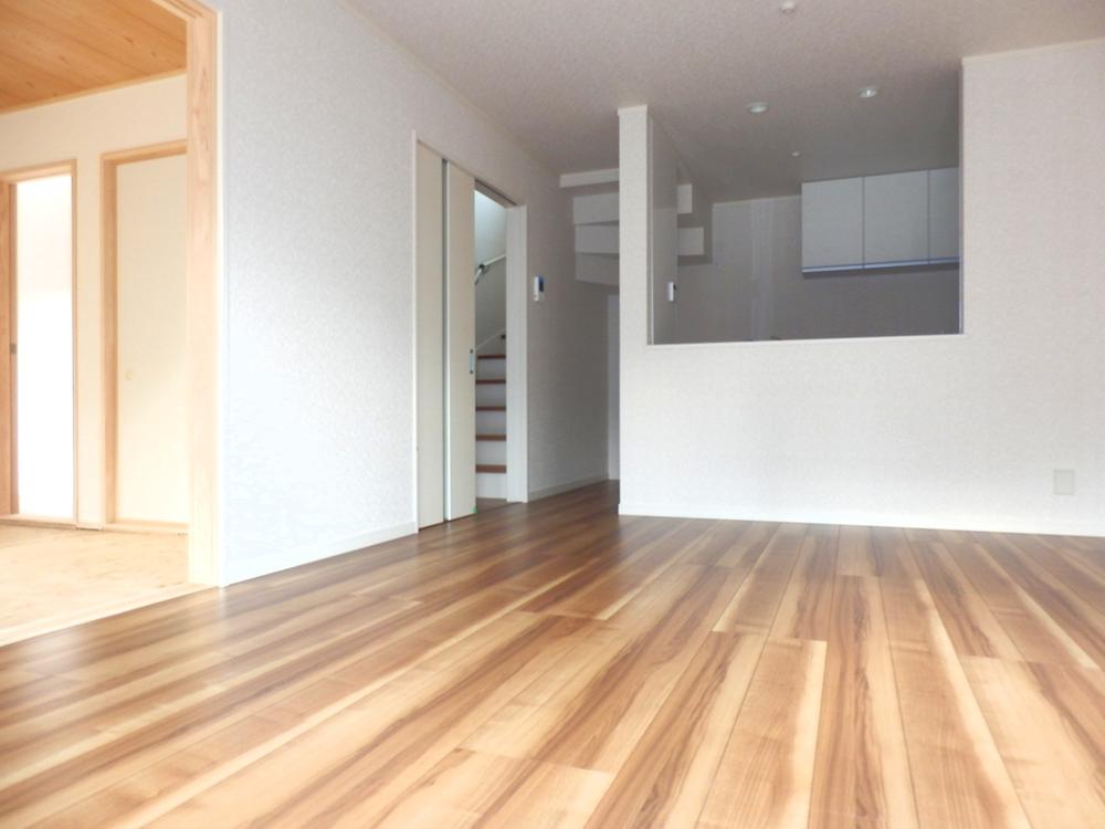 Same specifications photos (living). Interior style same specifications Flooring adoption of "natural quality"