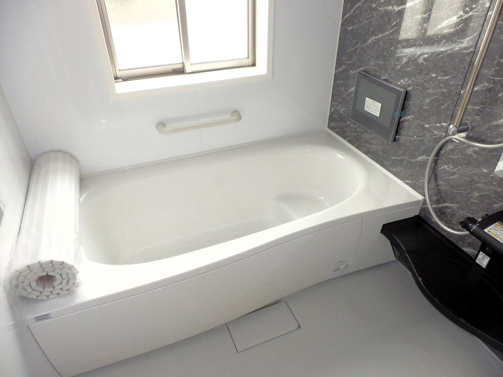 Same specifications photo (bathroom). House Tech made of the same specification