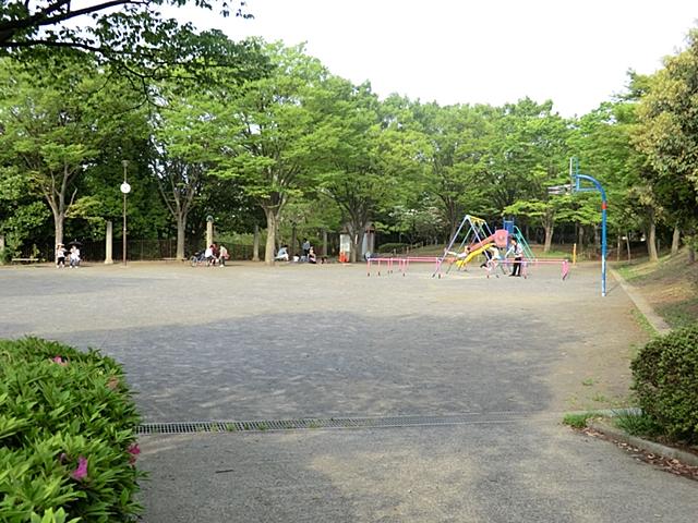 park. 1000m to Ekoda park