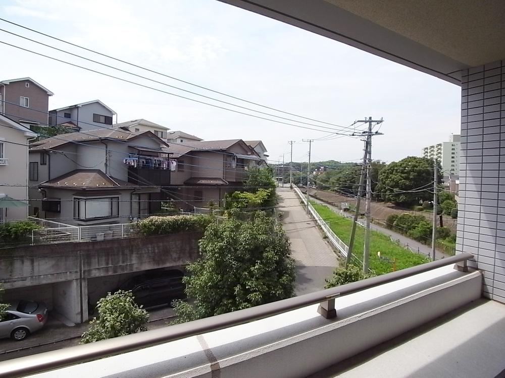 View photos from the dwelling unit. View from the site (July 2013) Shooting