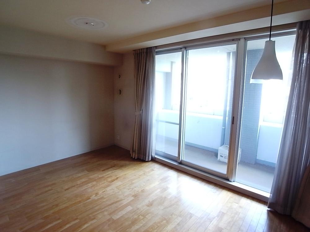 Living. Room (August 2013) Shooting