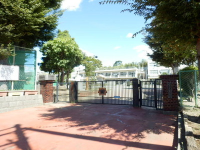 Primary school. Yamauchi until the elementary school (elementary school) 500m